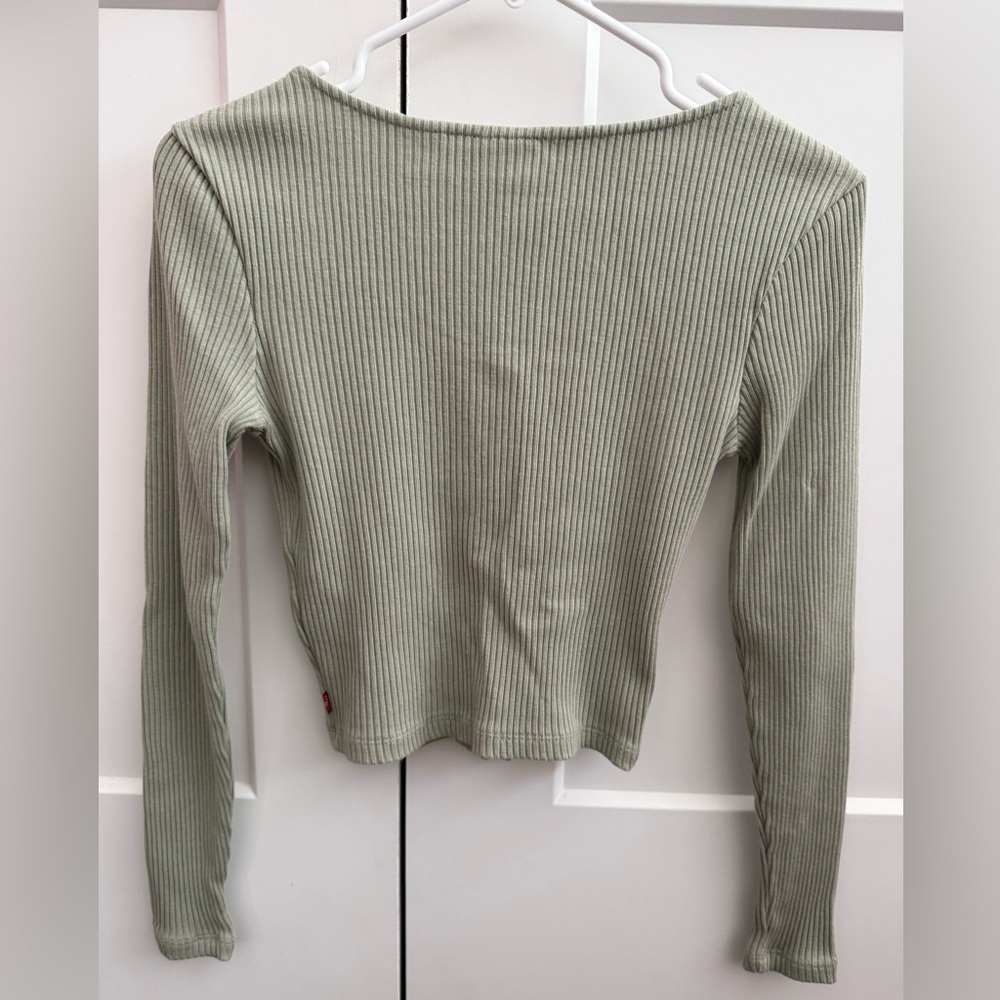 Levi's Ribbed Button-Down Crop Top - Picture 2 of 4